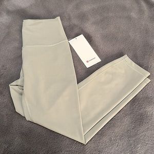 Lululemon Wunder Train HR Crop 23”